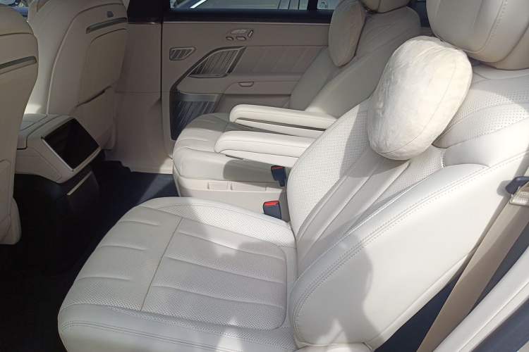Used ONVO Luxeed L90 2025 Model—Ultra Six-Seater Version Left Rear Seat