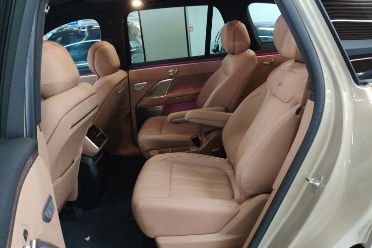 Used ONVO Luxeed L90 2025 Model—Max Six-Seater Version Left Rear Seat