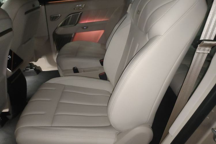 Used ONVO Luxeed L90 2025 Model—Ultra Six-Seater Version Left Rear Seat