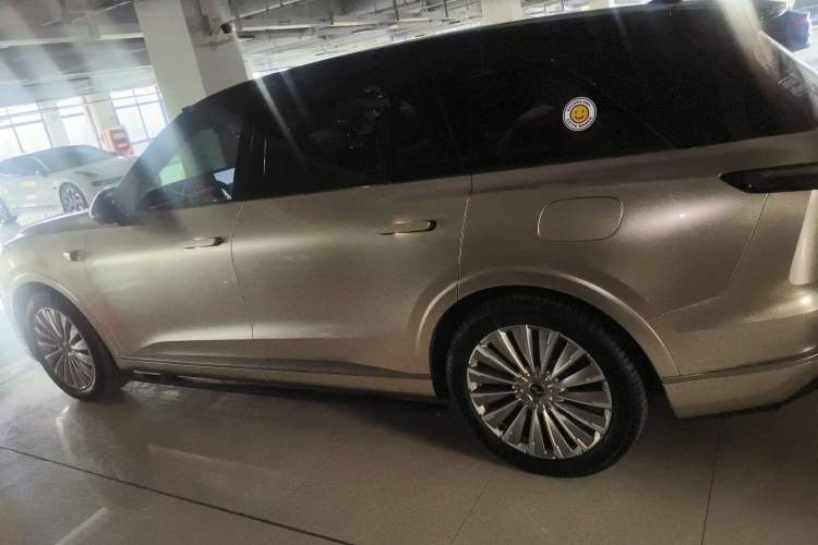 Used ONVO Luxeed L90 2025 Model—Max Six-Seater Version Left Side