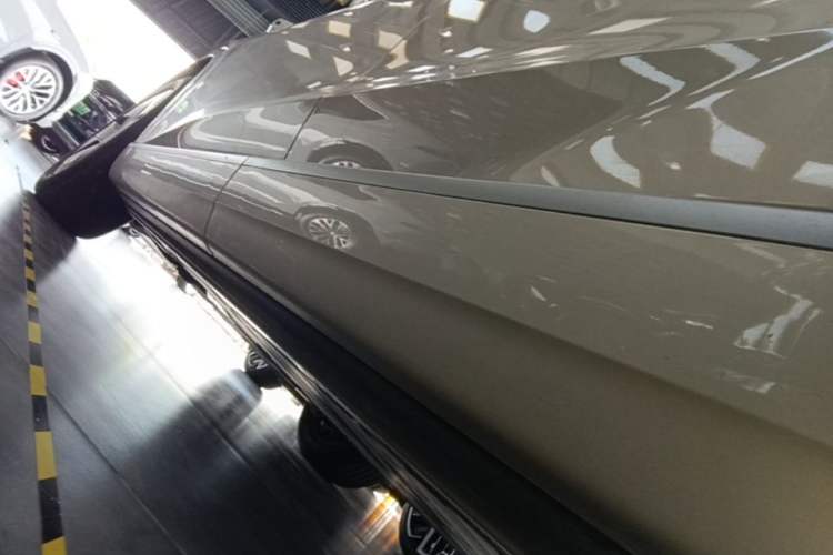 Used ONVO Luxeed L90 2025 Model—Pro Six-Seater Version Left Side Sill