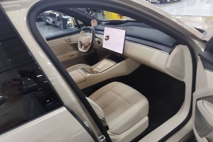 Used ONVO Luxeed L90 2025 Model—Max Seven-Seater Version Right Front Seat