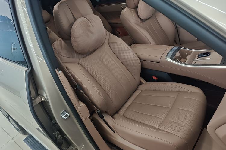 Used ONVO Luxeed L90 2025 Model—Max Six-Seater Version Right Front Seat