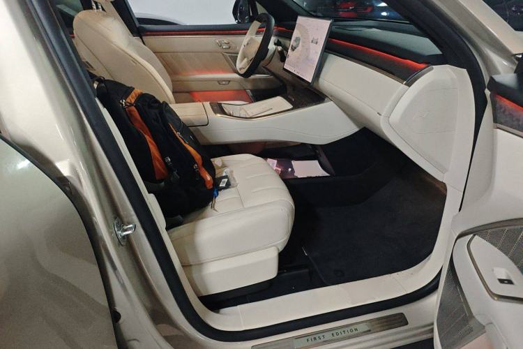 Used ONVO Luxeed L90 2025 Model—Max Six-Seater Version Right Front Seat