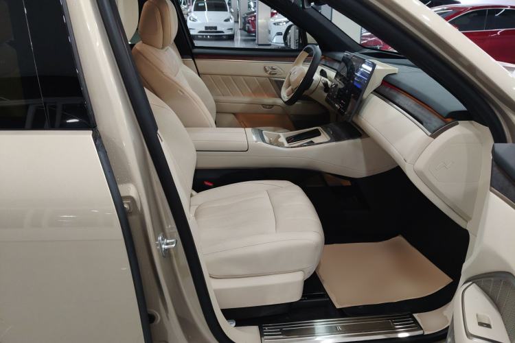 Used ONVO Luxeed L90 2025 Model—Max Six-Seater Version Right Front Seat