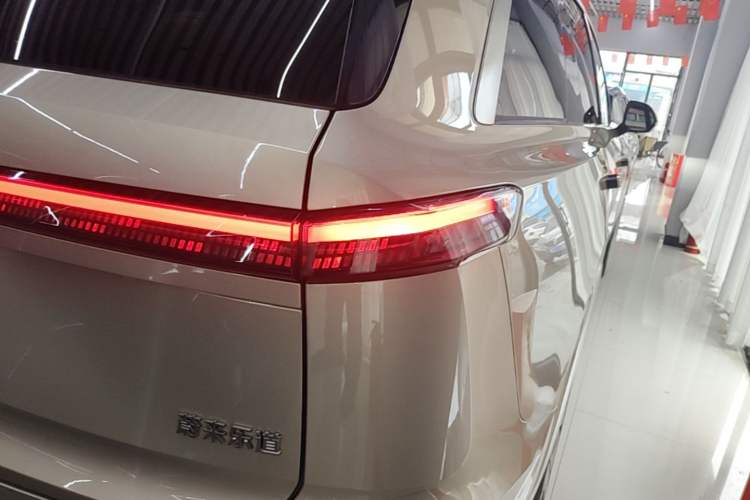 Used ONVO Luxeed L90 2025 Model—Max Six-Seater Version Right Rear Taillight