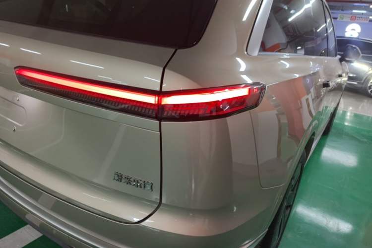 Used ONVO Luxeed L90 2025 Model—Pro Six-Seater Version Right Rear Taillight