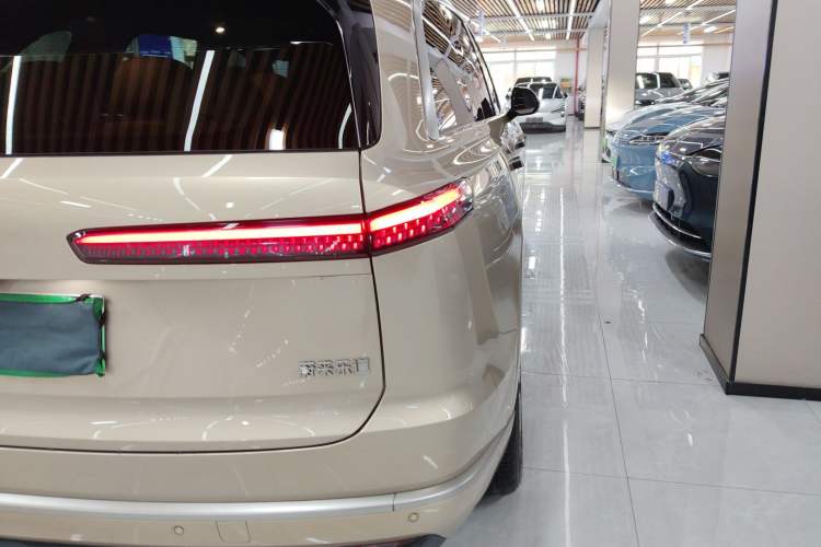 Used ONVO Luxeed L90 2025 Model—Max Six-Seater Version Right Rear Taillight