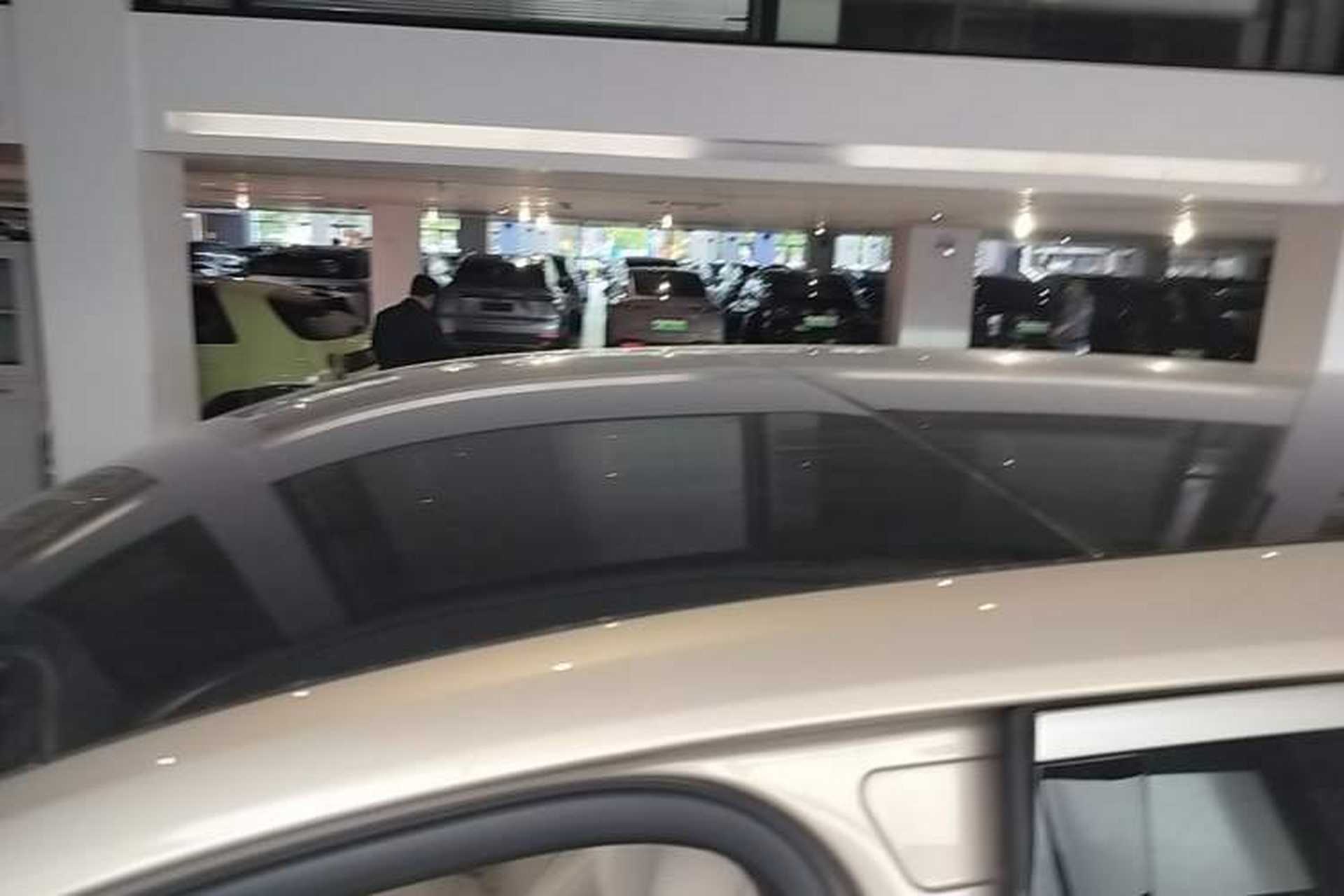 Used ONVO Luxeed L90 2025 Model—Max Six-Seater Version Roof