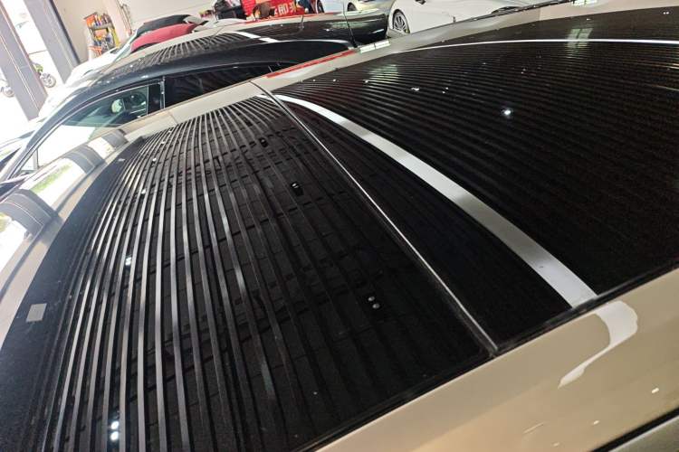 Used ONVO Luxeed L90 2025 Model—Pro Six-Seater Version Roof