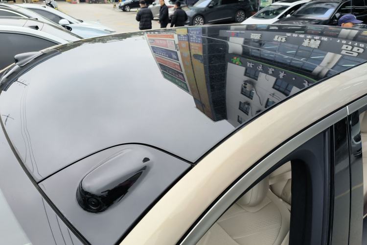 Used ONVO Luxeed L90 2025 Model—Ultra Six-Seater Version Roof