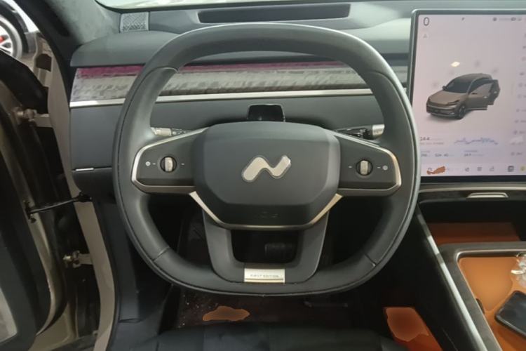 Used ONVO Luxeed L90 2025 Model—Pro Six-Seater Version Steering Wheel