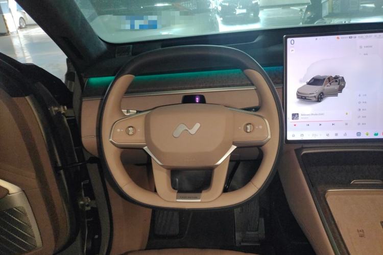 Used ONVO Luxeed L90 2025 Model—Max Six-Seater Version Steering Wheel