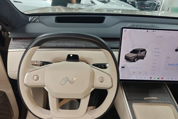 Used ONVO Luxeed L90 2025 Model—Ultra Six-Seater Version Steering Wheel