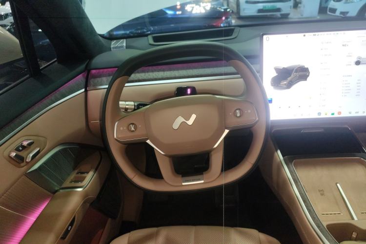 Used ONVO Luxeed L90 2025 Model—Max Six-Seater Version Steering Wheel