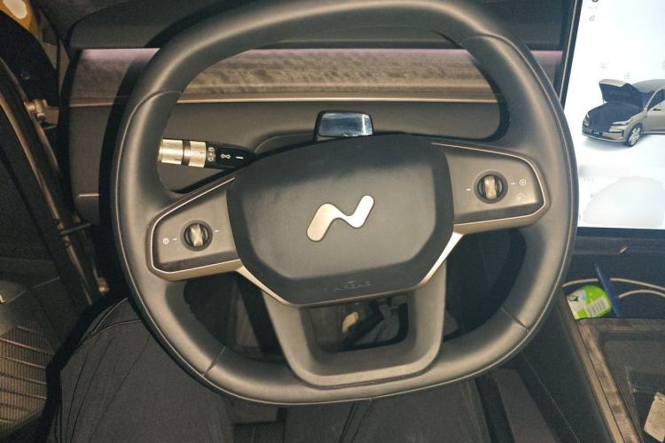 Used ONVO Luxeed L90 2025 Model Max Six-Seater 60-degree Battery Edition Steering Wheel