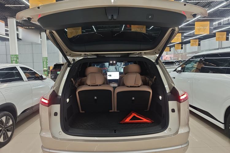 Used ONVO Luxeed L90 2025 Model—Max Six-Seater Version Trunk