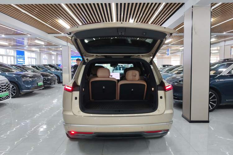 Used ONVO Luxeed L90 2025 Model—Max Six-Seater Version Trunk