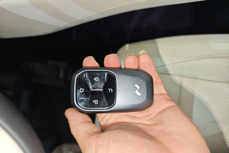 Used ONVO Luxeed L90 2025 Model—Pro Six-Seater Version Vehicle Key