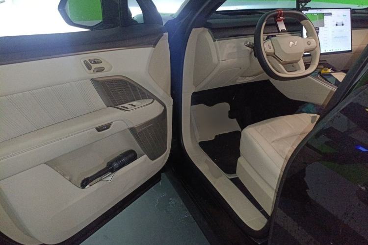 Used ONVO Luxeed L90 2026 Ultra—Ready for Success Edition, Six Seats Driver Seat