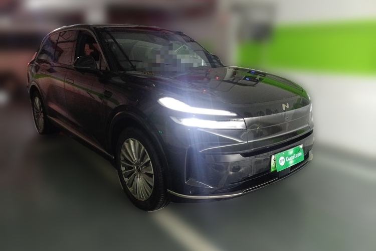 Used ONVO Luxeed L90 2026 Ultra—Ready for Success Edition, Six Seats Front Right 45 Deg