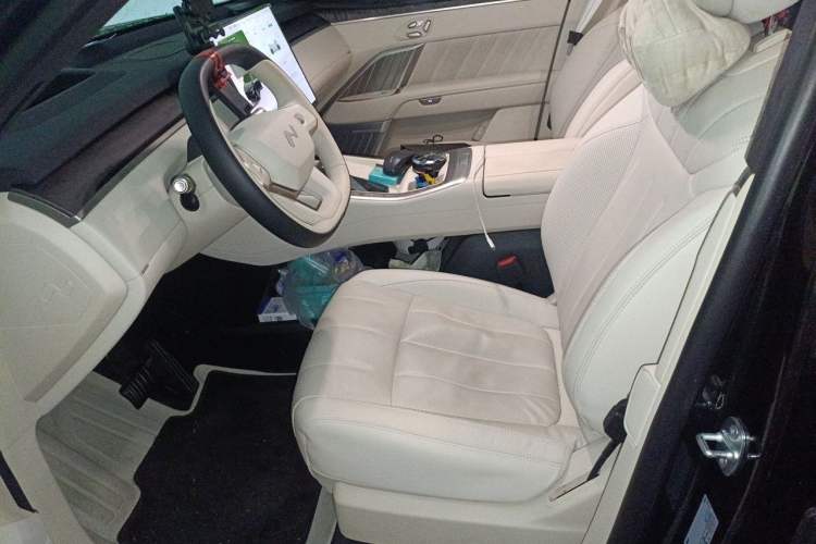 Used ONVO Luxeed L90 2026 Ultra—Ready for Success Edition, Six Seats Left Front Seat