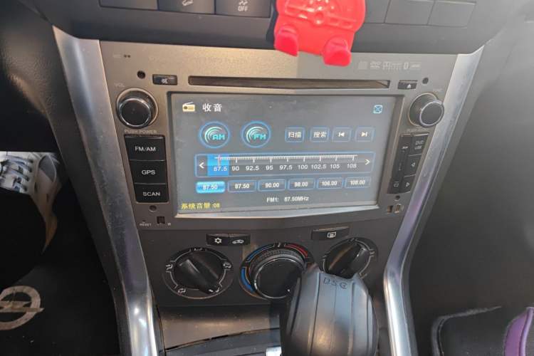 Used Opel Antara 2011 2.4 Comfort Four-Wheel Drive Edition Audio And AC Panel