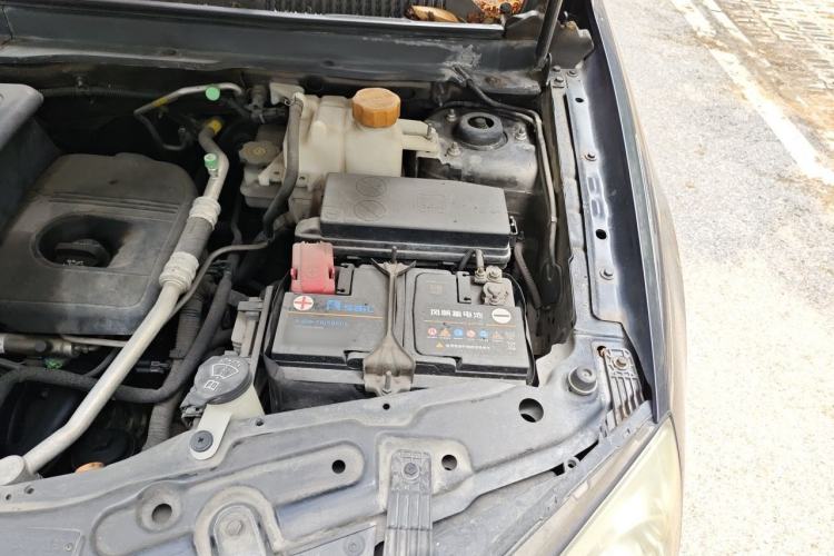 Used Opel Antara 2011 2.4 Luxury Four-Wheel-Drive Model Engine Bay Left