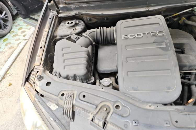 Used Opel Antara 2011 2.4 Luxury Four-Wheel-Drive Model Engine Bay Right