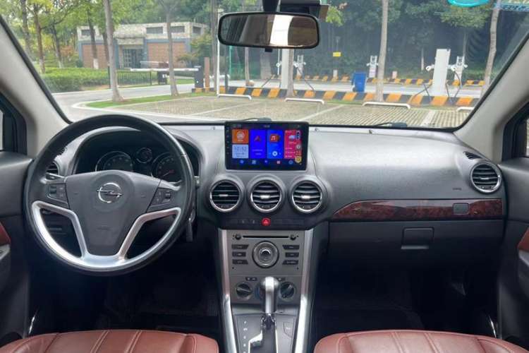 Used Opel Antara 2011 2.4 Comfort Two-Wheel Drive Interior 1