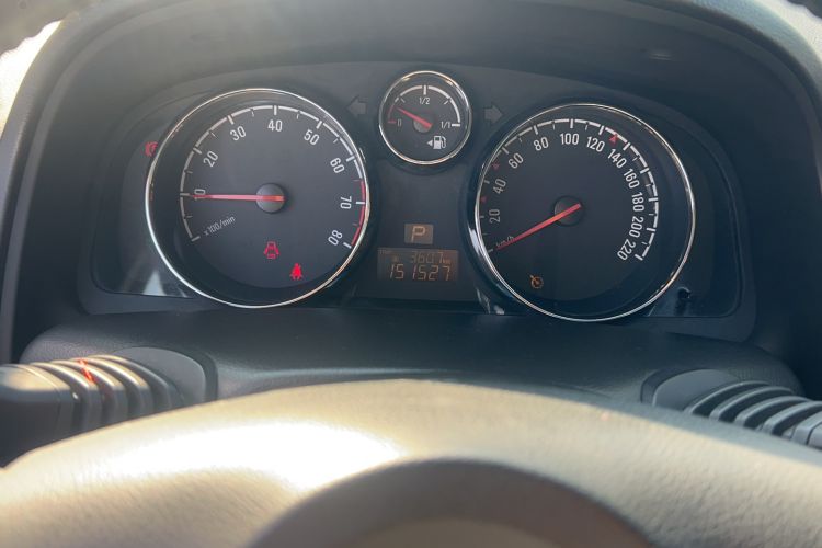 Used Opel Antara 2011 2.4 Comfort Two-Wheel Drive Odometer Close Up