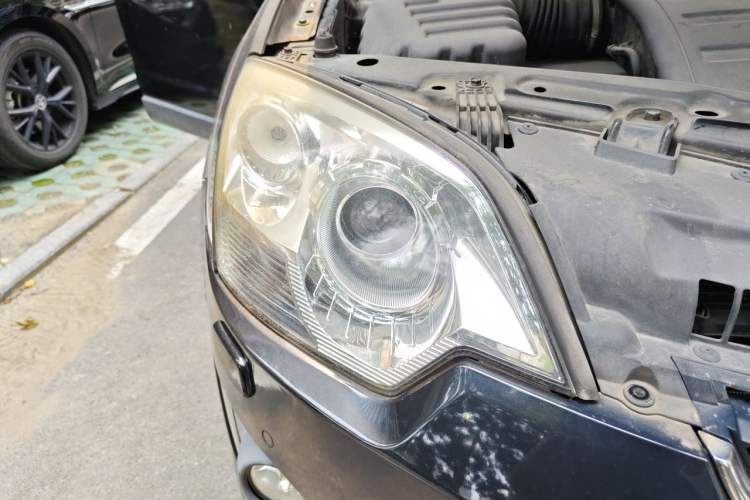 Used Opel Antara 2011 2.4 Luxury Four-Wheel-Drive Model Right Front Headlight