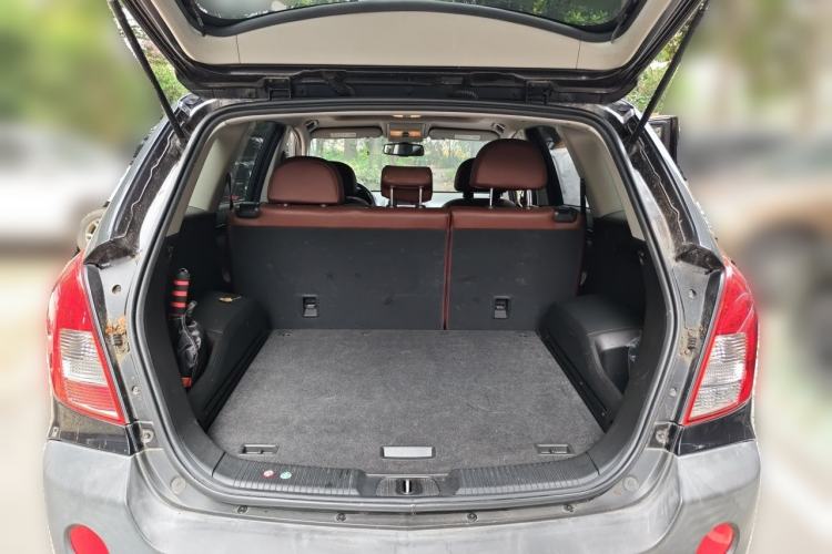 Used Opel Antara 2011 2.4 Luxury Four-Wheel-Drive Model Trunk