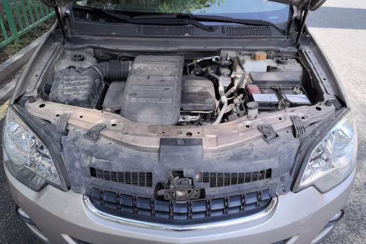 Used Opel Antara 2011 2.4 Comfort Two-Wheel Drive Engine Bay