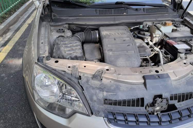 Used Opel Antara 2011 2.4 Comfort Two-Wheel Drive Engine Bay Right