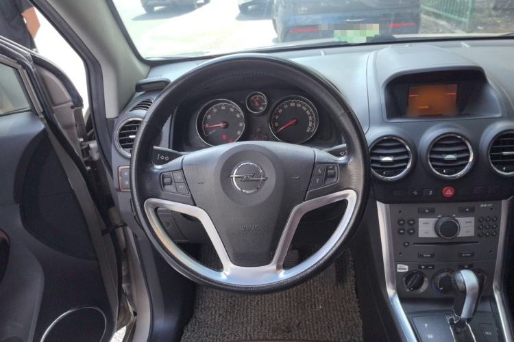 Used Opel Antara 2011 2.4 Comfort Two-Wheel Drive Steering Wheel