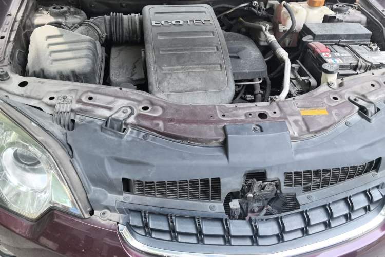 Used Opel Antara 2011 2.4 Luxury Two-Wheel-Drive Version Engine Bay