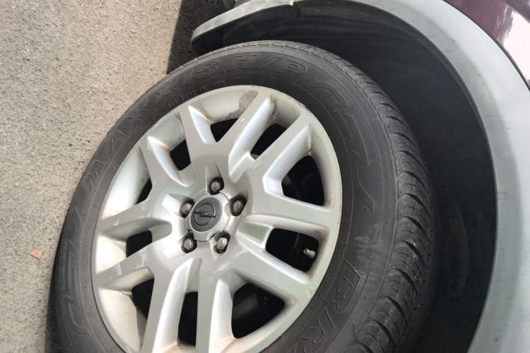 Used Opel Antara 2011 2.4 Luxury Two-Wheel-Drive Version Right Front Wheel Hub