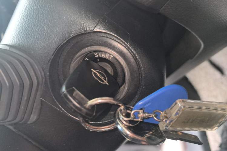 Used Opel Antara 2011 2.4 Luxury Two-Wheel-Drive Version Vehicle Key