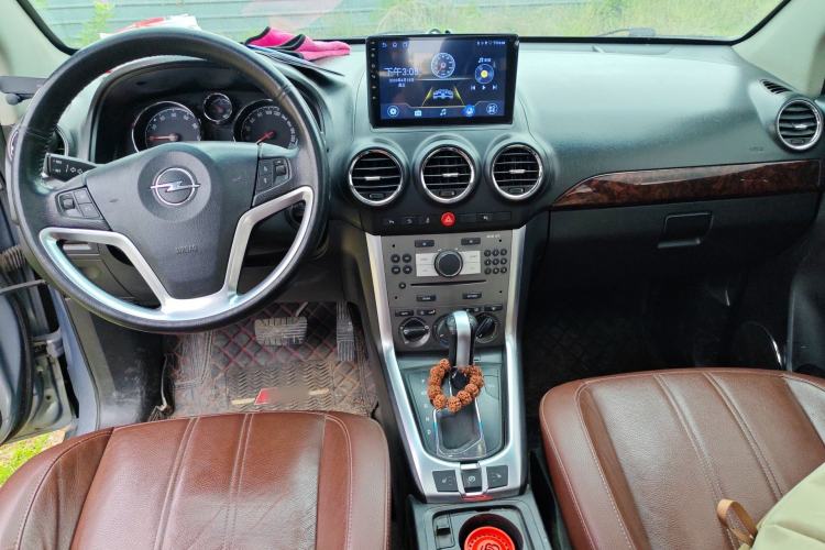Used Opel Antara 2011 2.4 Comfort Four-Wheel Drive Edition Center Console