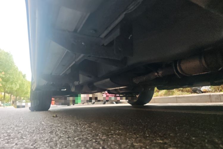 Used Opel Antara 2011 2.4 Luxury Two-Wheel-Drive Version Chassis Front Right