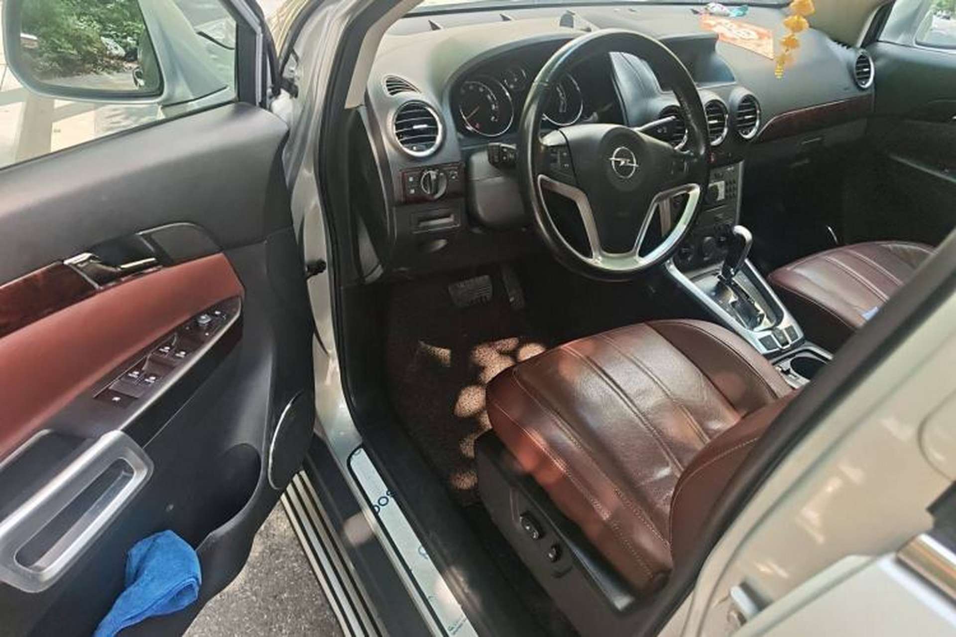 Used Opel Antara 2011 2.4 Luxury Two-Wheel-Drive Version Driver Seat