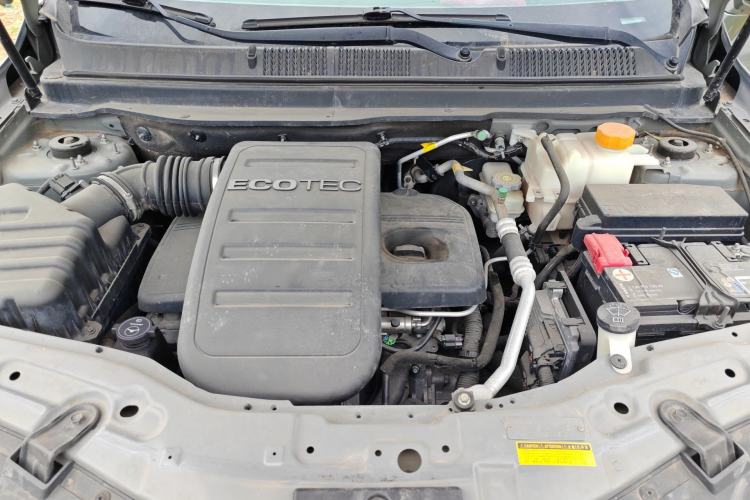 Used Opel Antara 2011 2.4 Comfort Four-Wheel Drive Edition Engine Bay