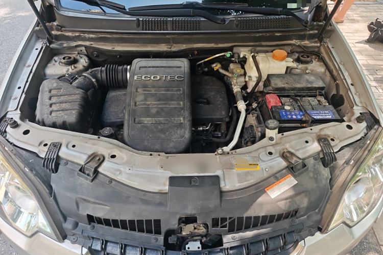 Used Opel Antara 2011 2.4 Luxury Two-Wheel-Drive Version Engine Bay