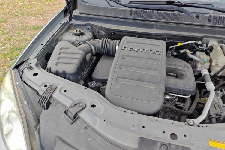 Used Opel Antara 2011 2.4 Comfort Four-Wheel Drive Edition Engine Bay Right