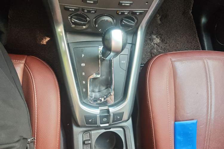 Used Opel Antara 2011 2.4 Luxury Two-Wheel-Drive Version Gear Lever