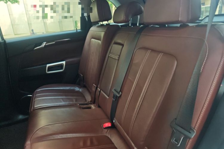 Used Opel Antara 2011 2.4 Luxury Two-Wheel-Drive Version Left Rear Seat