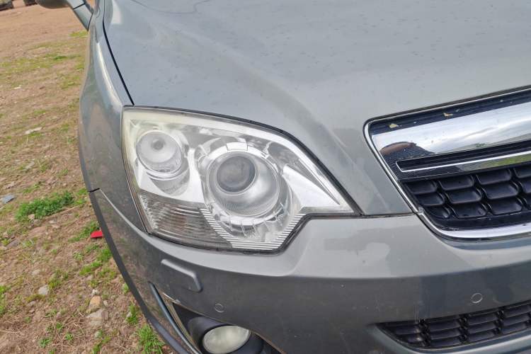 Used Opel Antara 2011 2.4 Comfort Four-Wheel Drive Edition Right Front Headlight