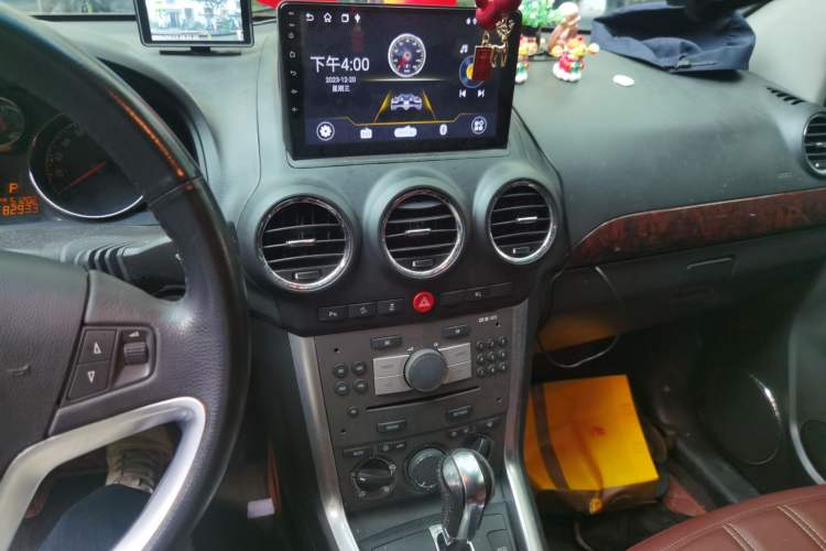 Used Opel Antara 2011 2.4 Luxury Four-Wheel-Drive Model Audio And AC Panel