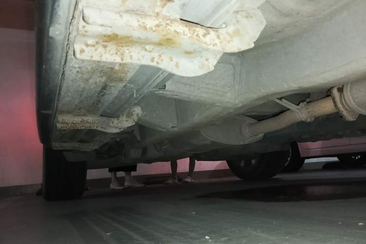 Used Opel Antara 2011 2.4 Luxury Two-Wheel-Drive Version Chassis Front Right